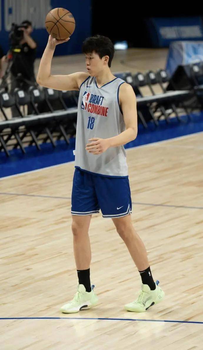 爱游戏登录入口-九个太阳的神话故事